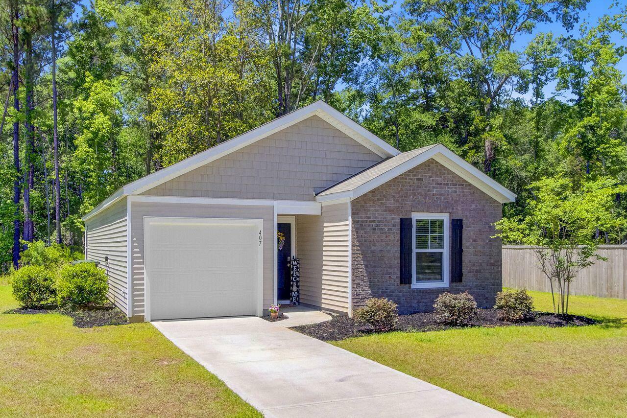 Property Photo: 407 Spruce Ivy Street SC 29461