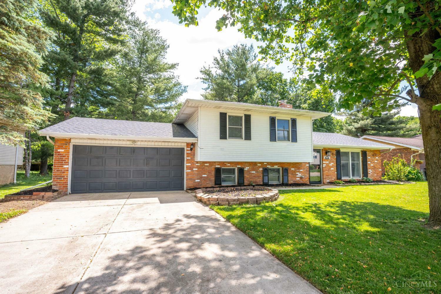 5604 Chateau Way  Fairfield OH 45014 photo