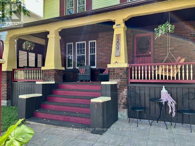 Property Photo:  1209 Hammond Street  ON P1B 2J2 