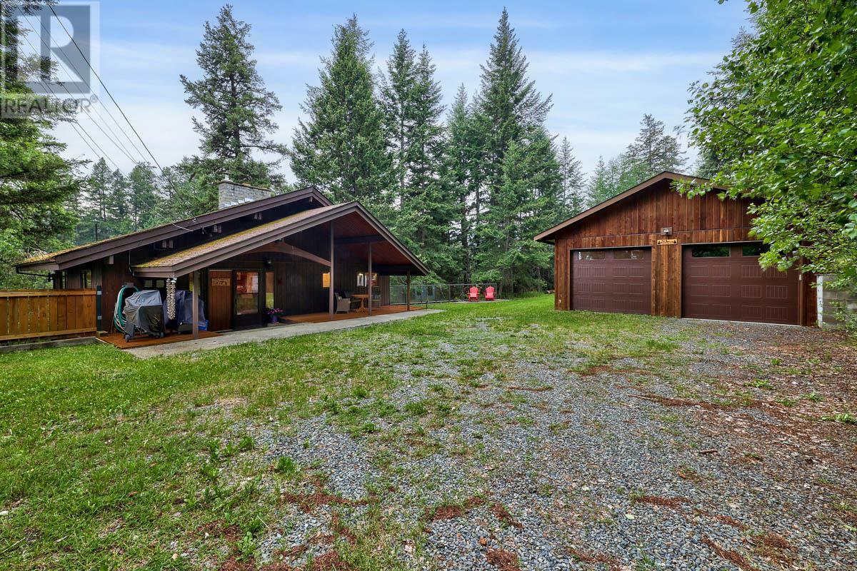 Photo de la propriété:  2556 Golden Horn Road  BC V0E 1Z1 