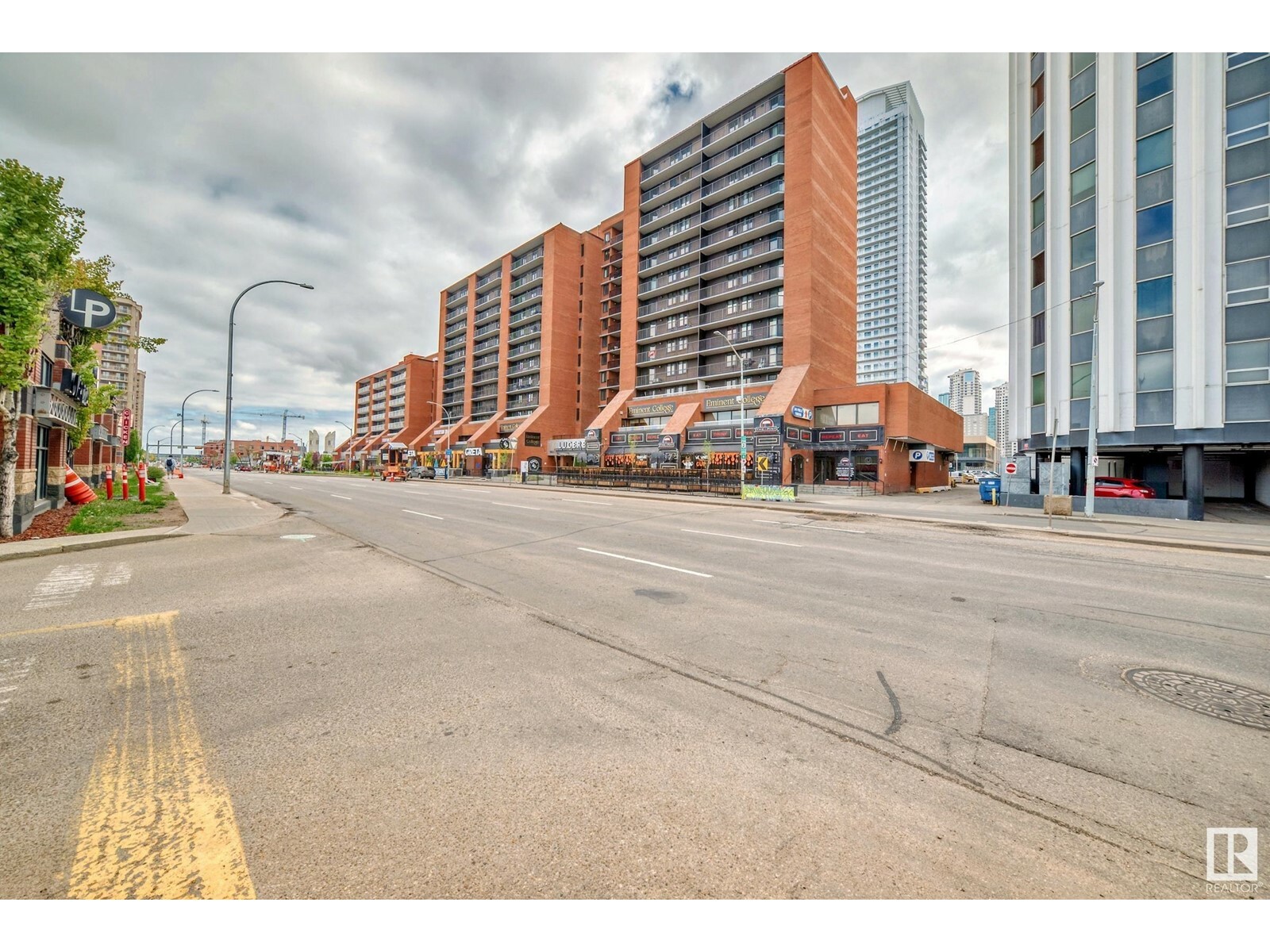 Photo de la propriété:  #1404 10125 109 St NW  AB T5J 3P1 