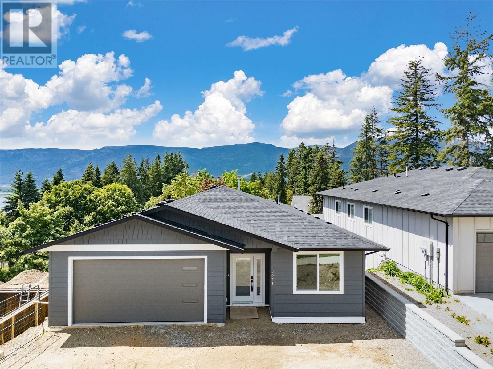 2971 27 Street Northeast  Salmon Arm BC V1E 2Z7 photo