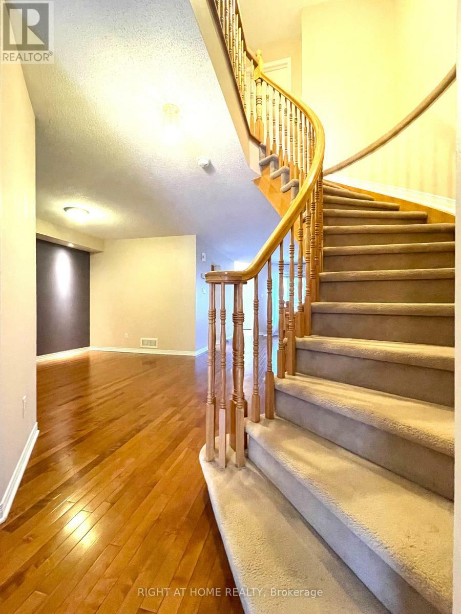 Photo de la propriété: 194 Deercroft Avenue ON K2J 5J4