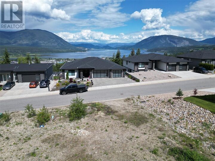 Property Photo:  1040 17 Avenue Southeast  BC V1E 2C9 