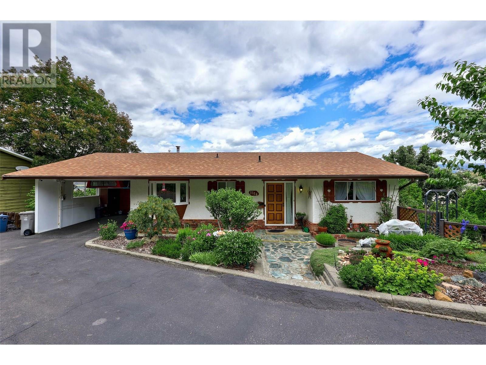 Photo de la propriété:  1214 Clearview Drive  BC V2C 5E5 