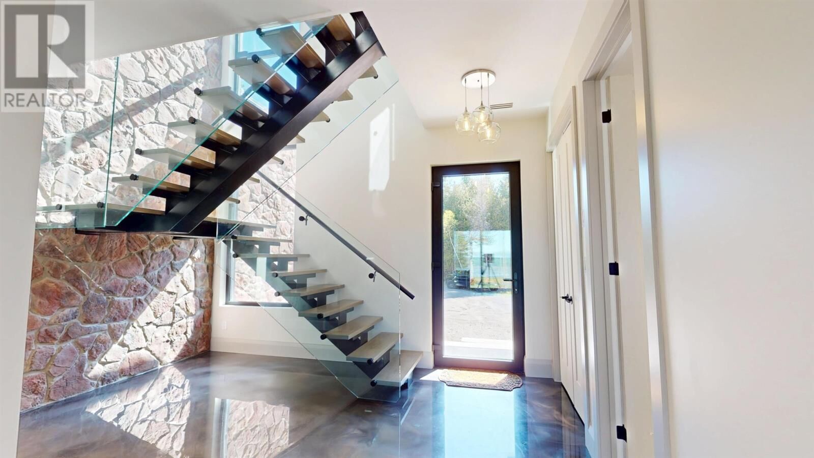 Photo de la propriété: 937 Sunnyside Beach Rd ON P6A 6K4