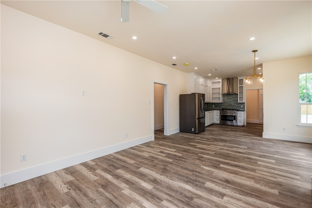 Property Photo: 228 E Avenue G TX 78380