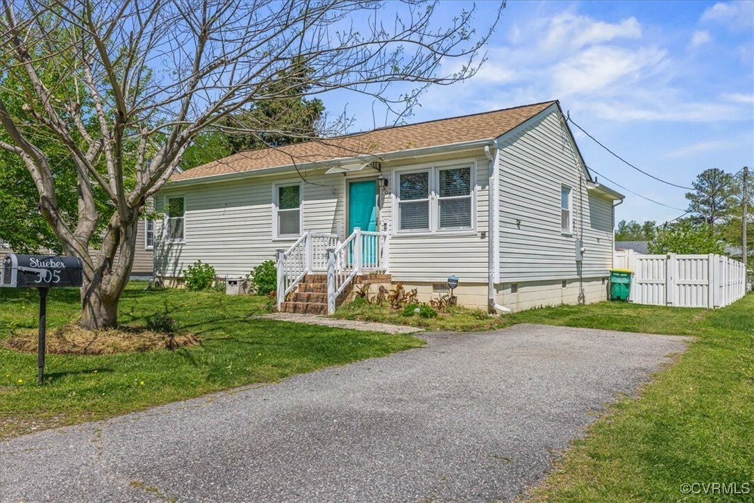 Property Photo: 305 S 22nd Avenue VA 23860