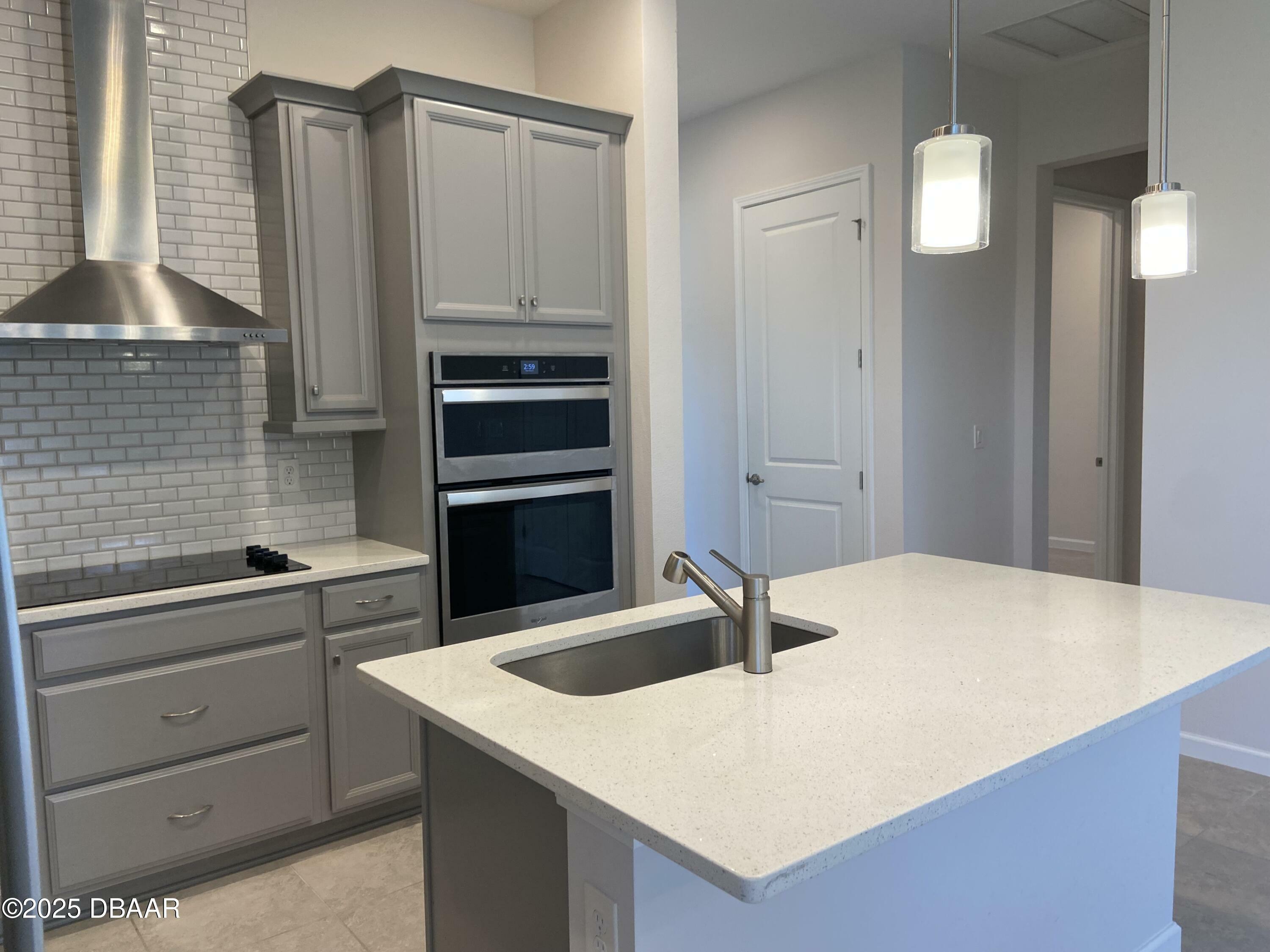 Property Photo: 1326 Bangor Drive FL 32174