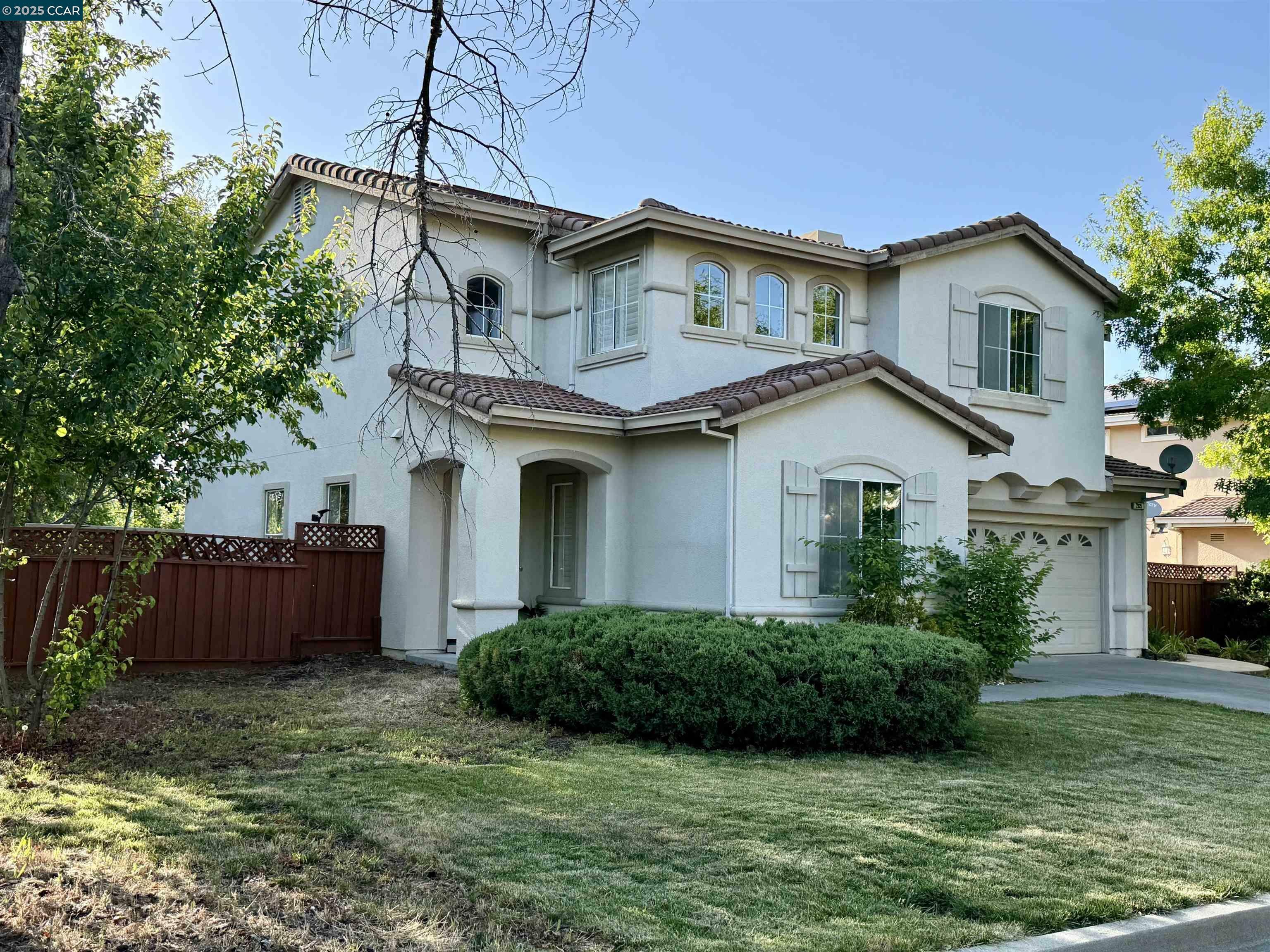 Property Photo: 2325 Lansdowne Pl CA 94591
