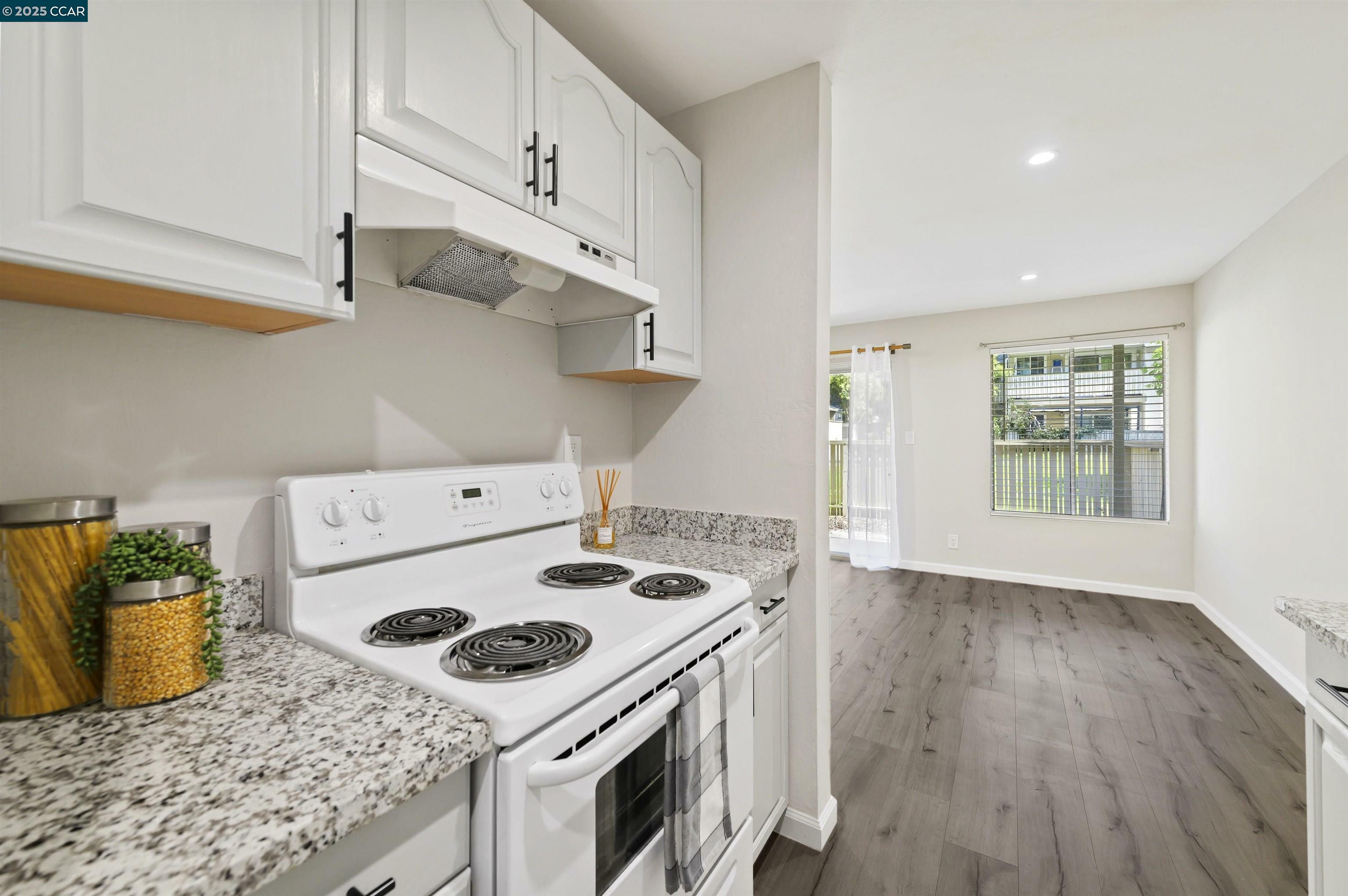 2712 Oak Rd 60  Walnut Creek CA 94597 photo