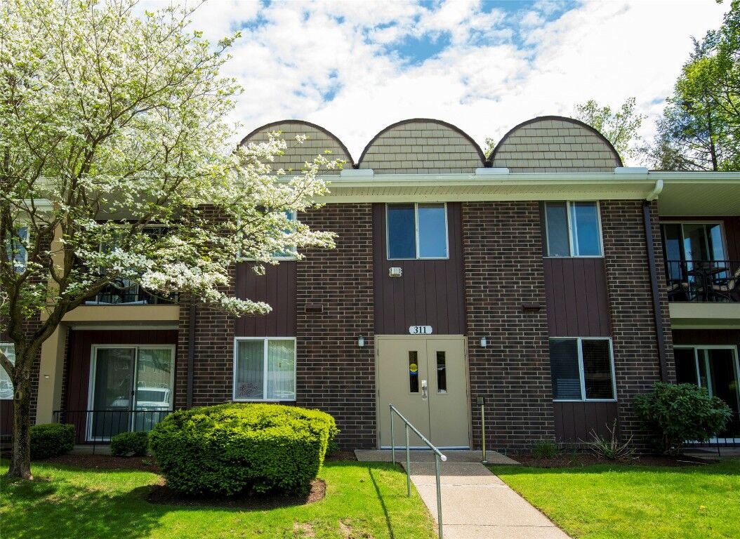Property Photo: 311 Presque Isle Boulevard 202 PA 16505