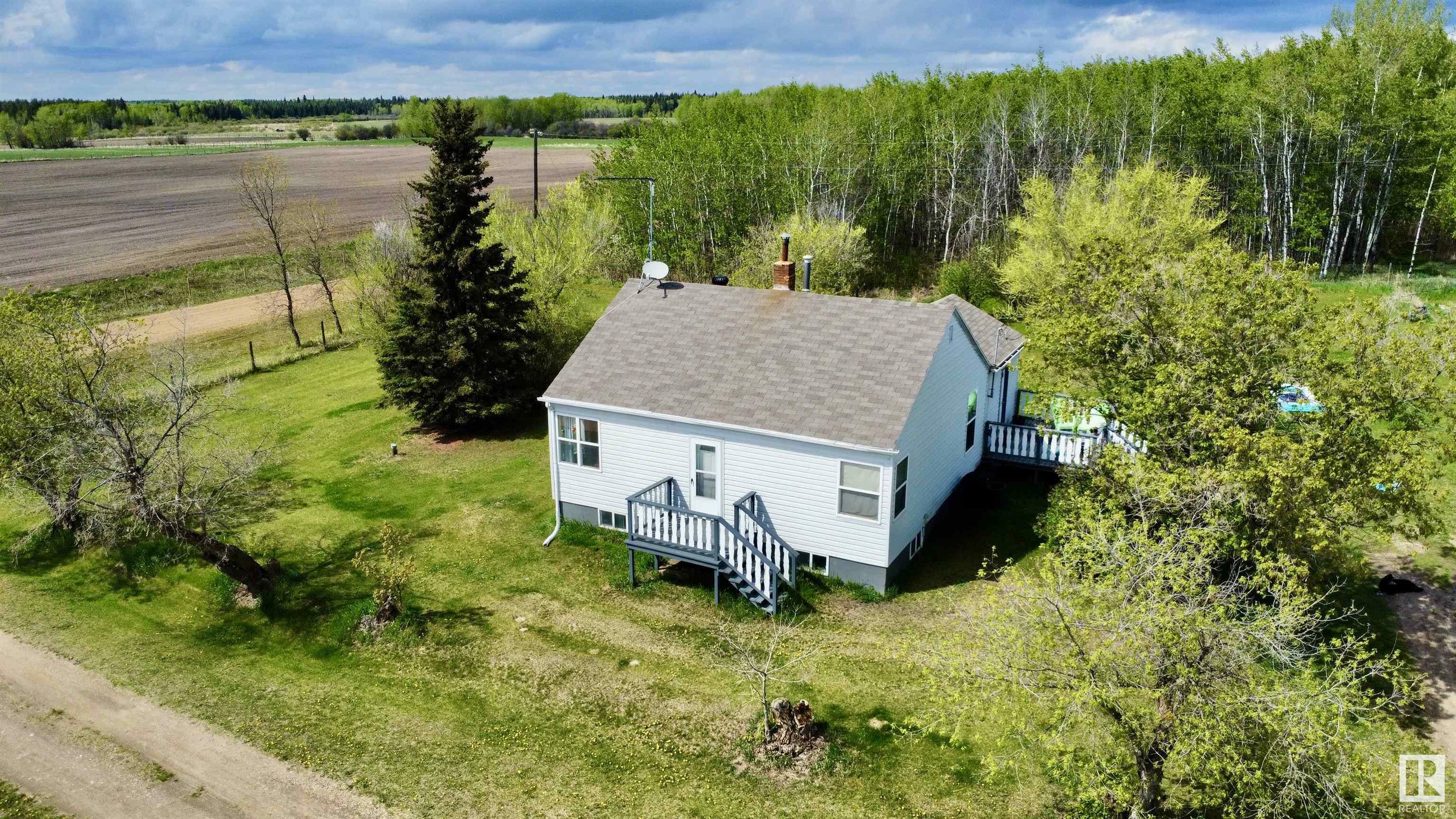 Property Photo: 59423 Rge Rd 141 AB T0A 3L0