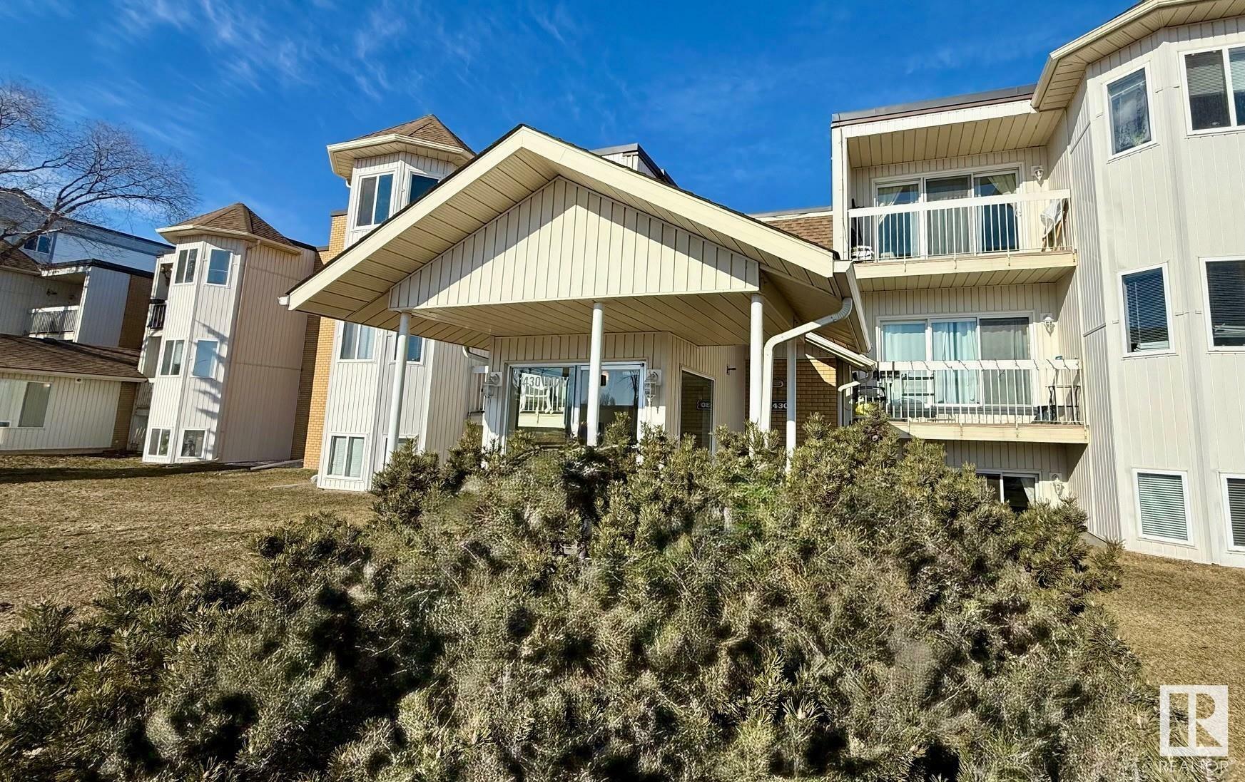 Property Photo: 11430 40 Avenue NW 208 AB T6J 0T9
