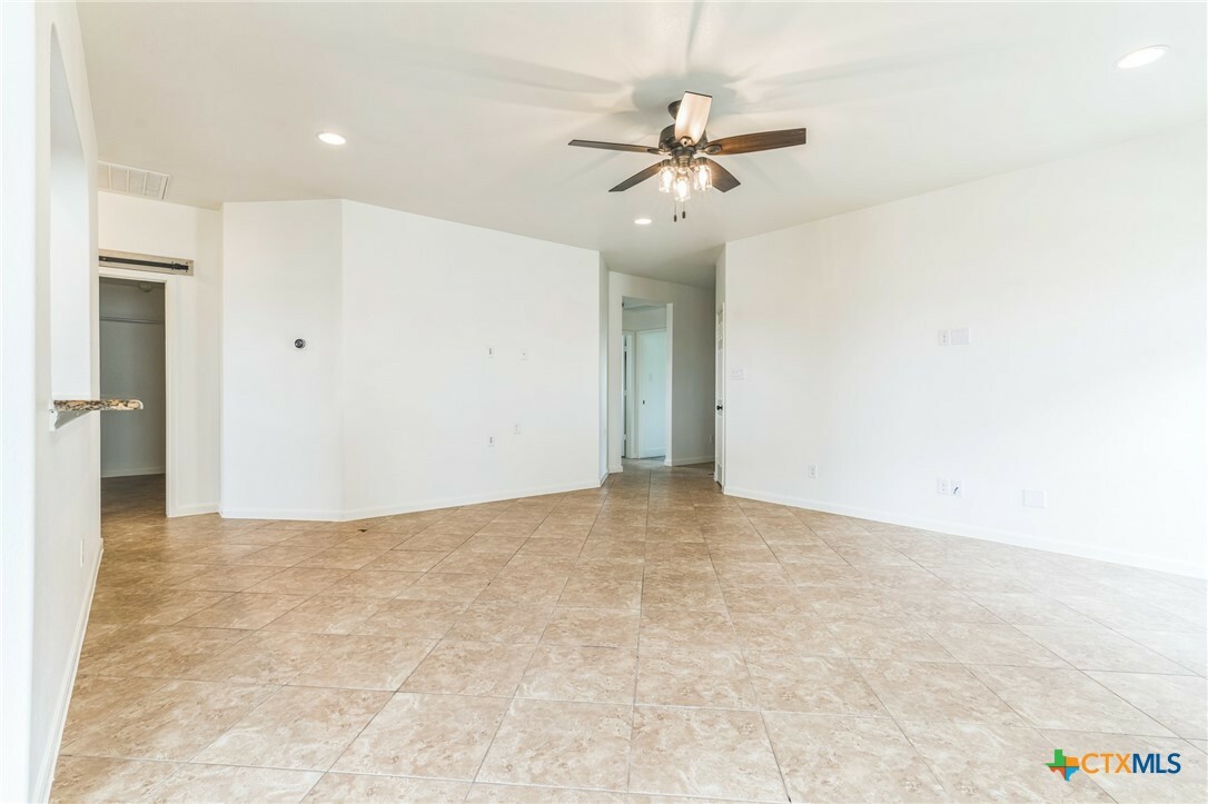 Property Photo: 217 Hoya Lane TX 78666