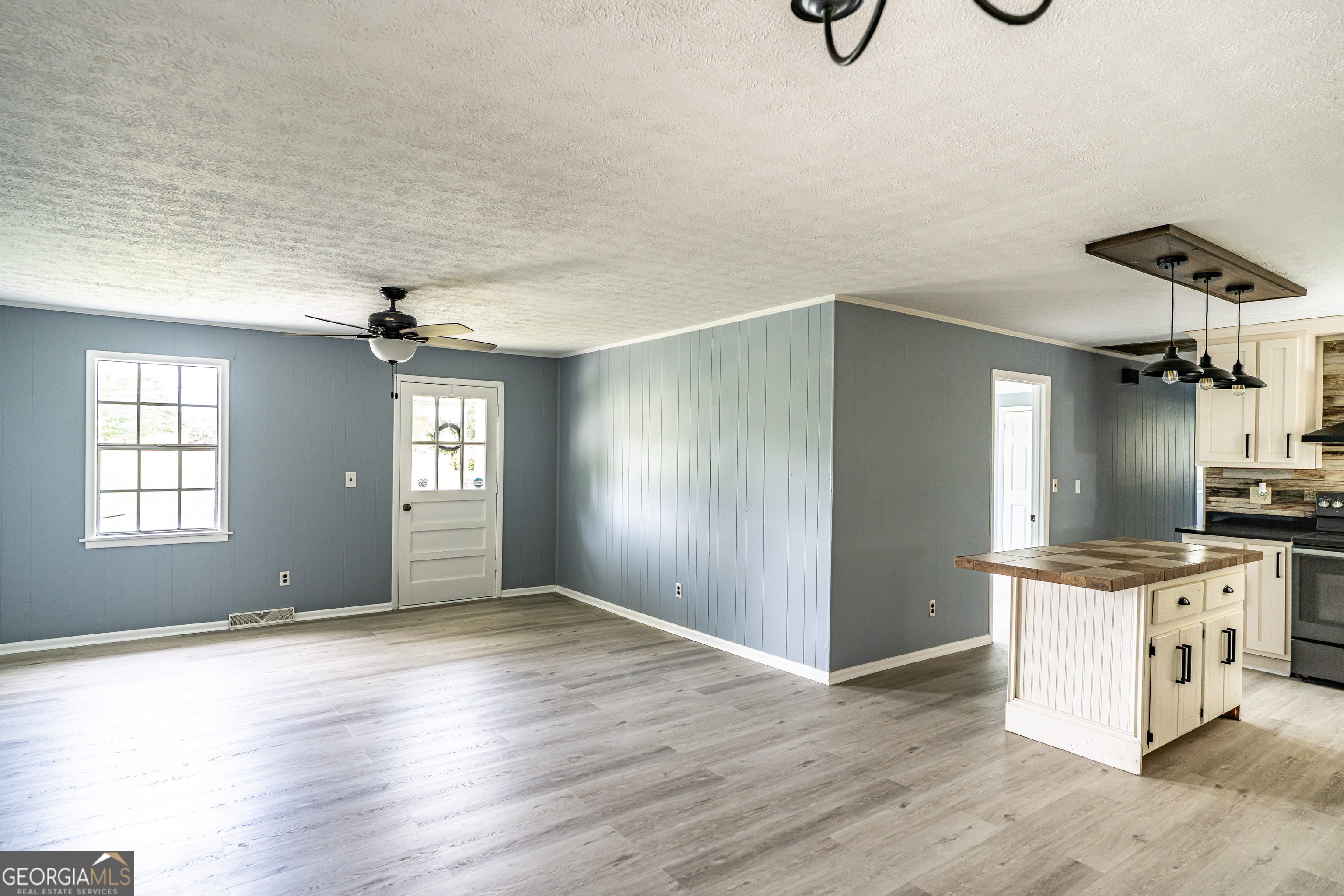 Property Photo: 472 Floyd Springs Road NE GA 30105