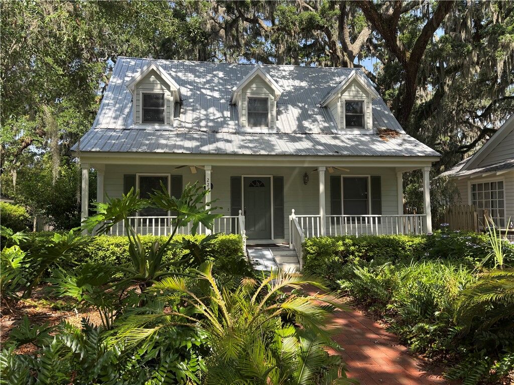 Property Photo:  221 Broadway Street  GA 31522 