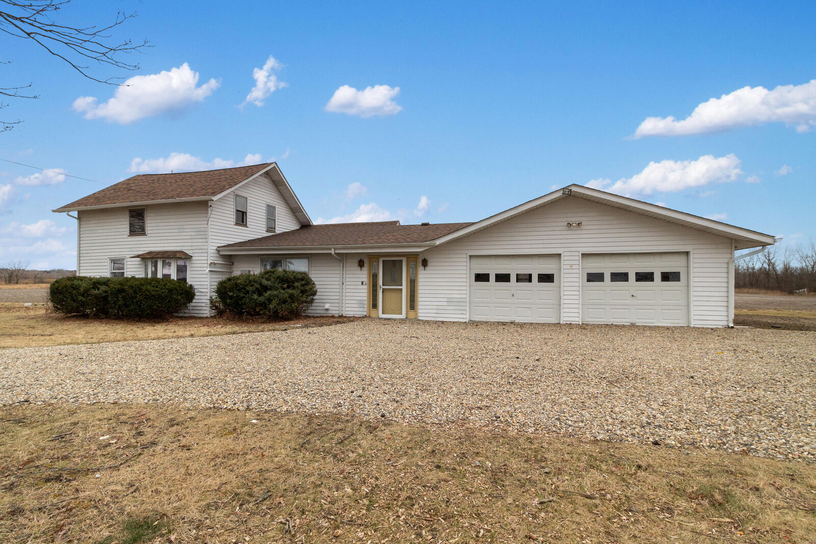 Property Photo: 543 E 1500 IN 46360