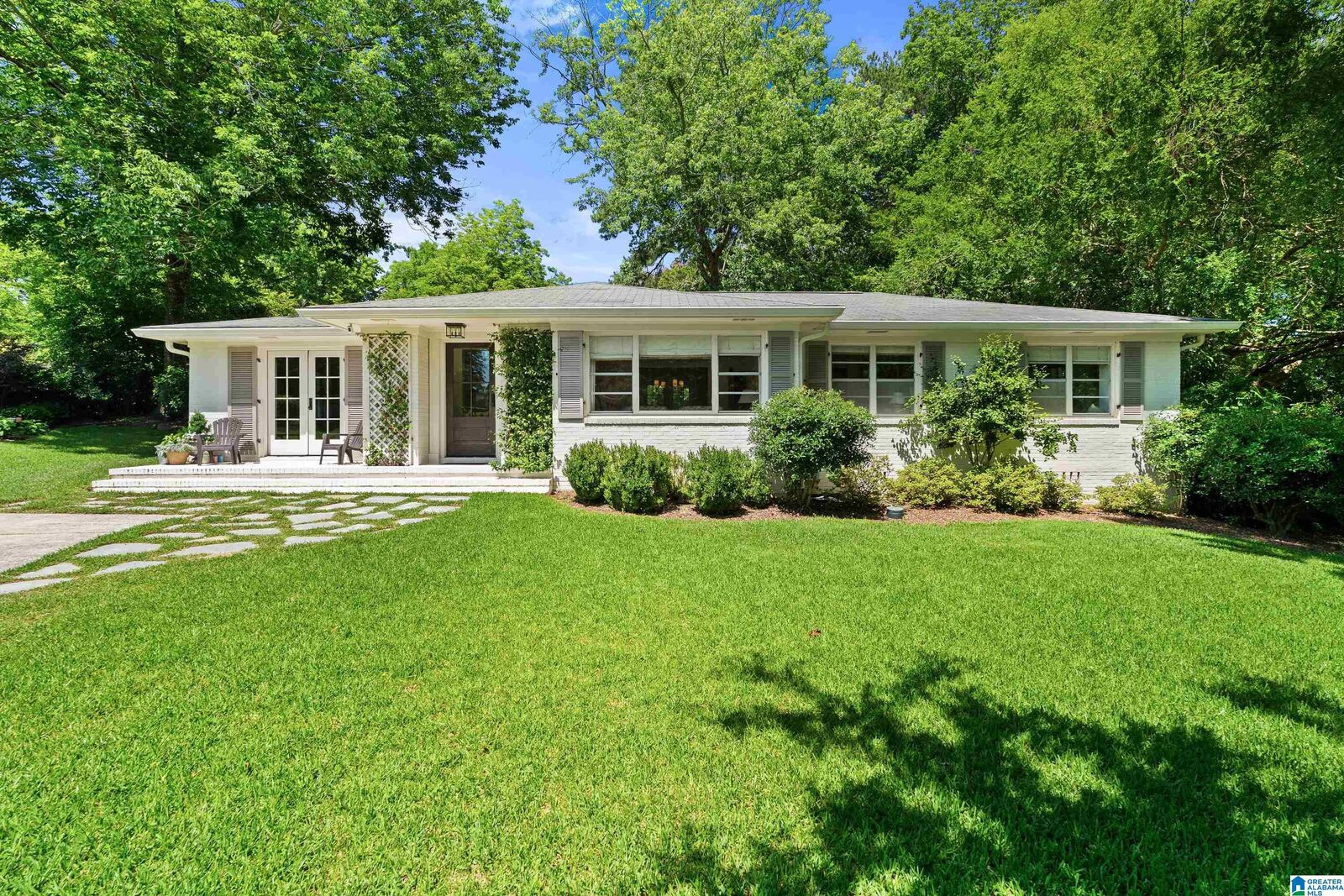 Property Photo:  2121 Vestaview Circle  AL 35216 