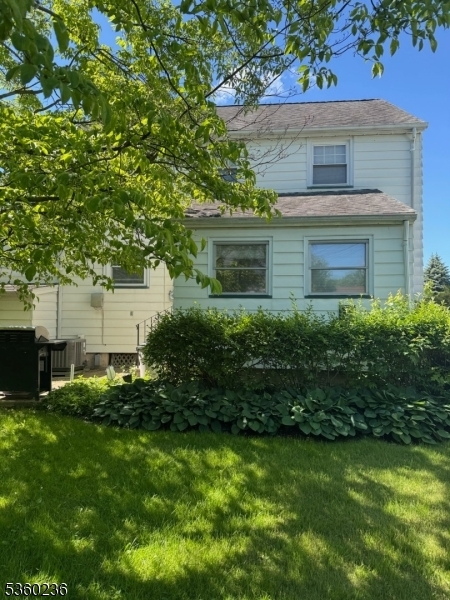 Property Photo:  1875 Berkshire Dr  NJ 07083 