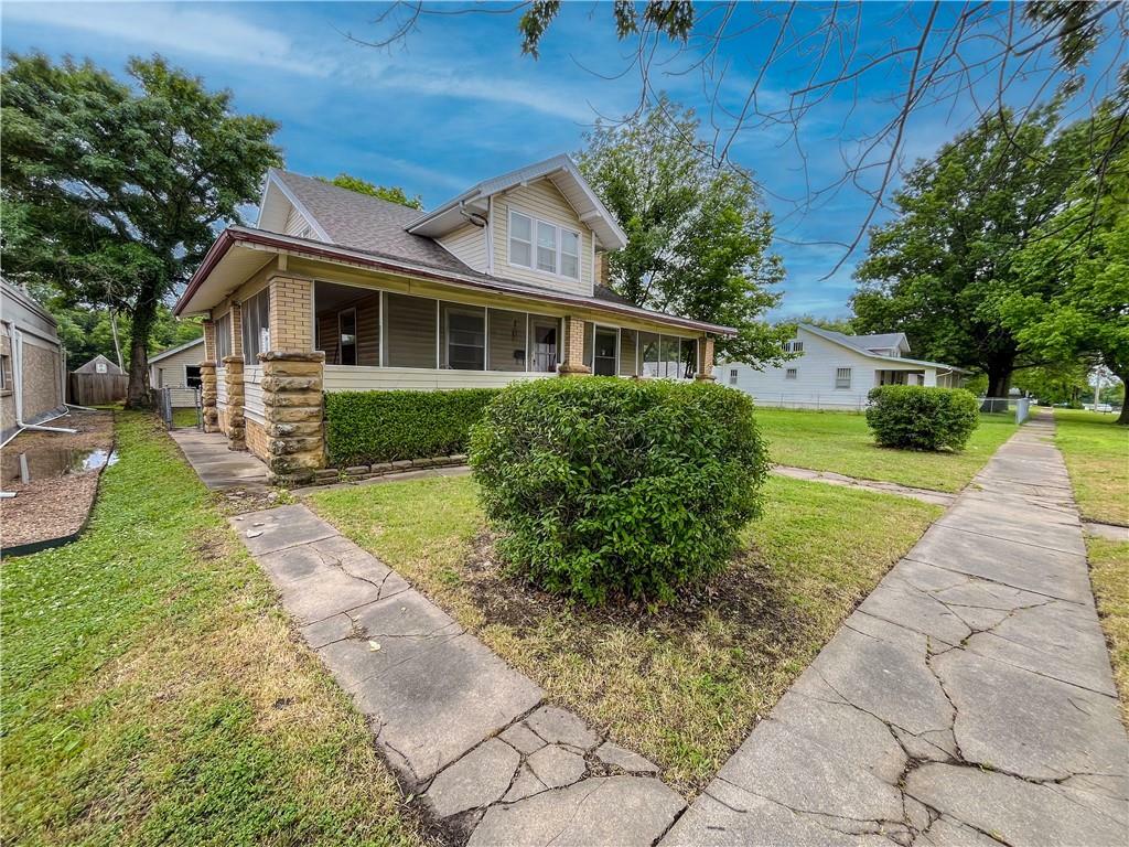 Property Photo:  809 W Myrtle Street  KS 67301 