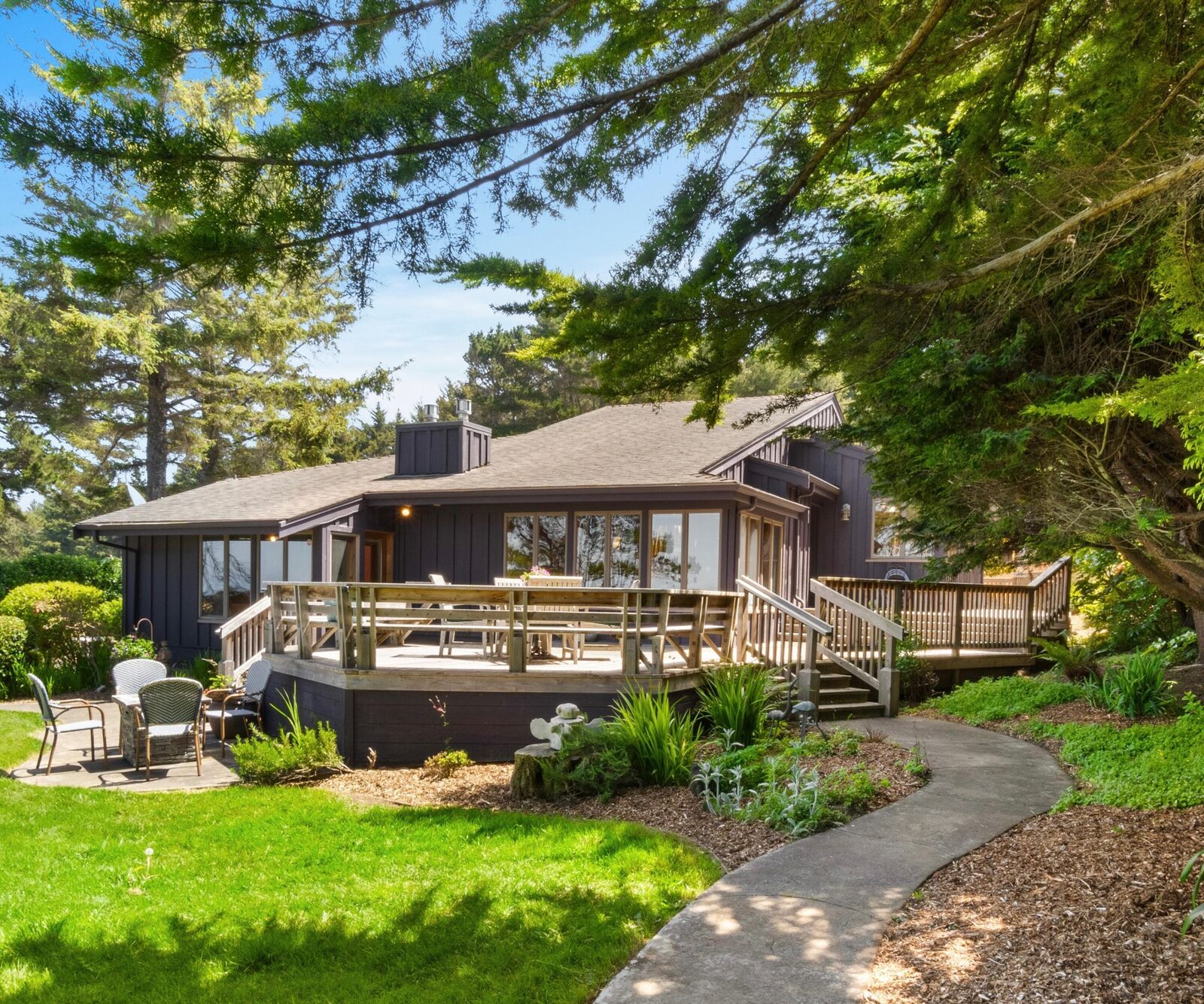 Property Photo: 294 Roundhouse Creek Road CA 95570