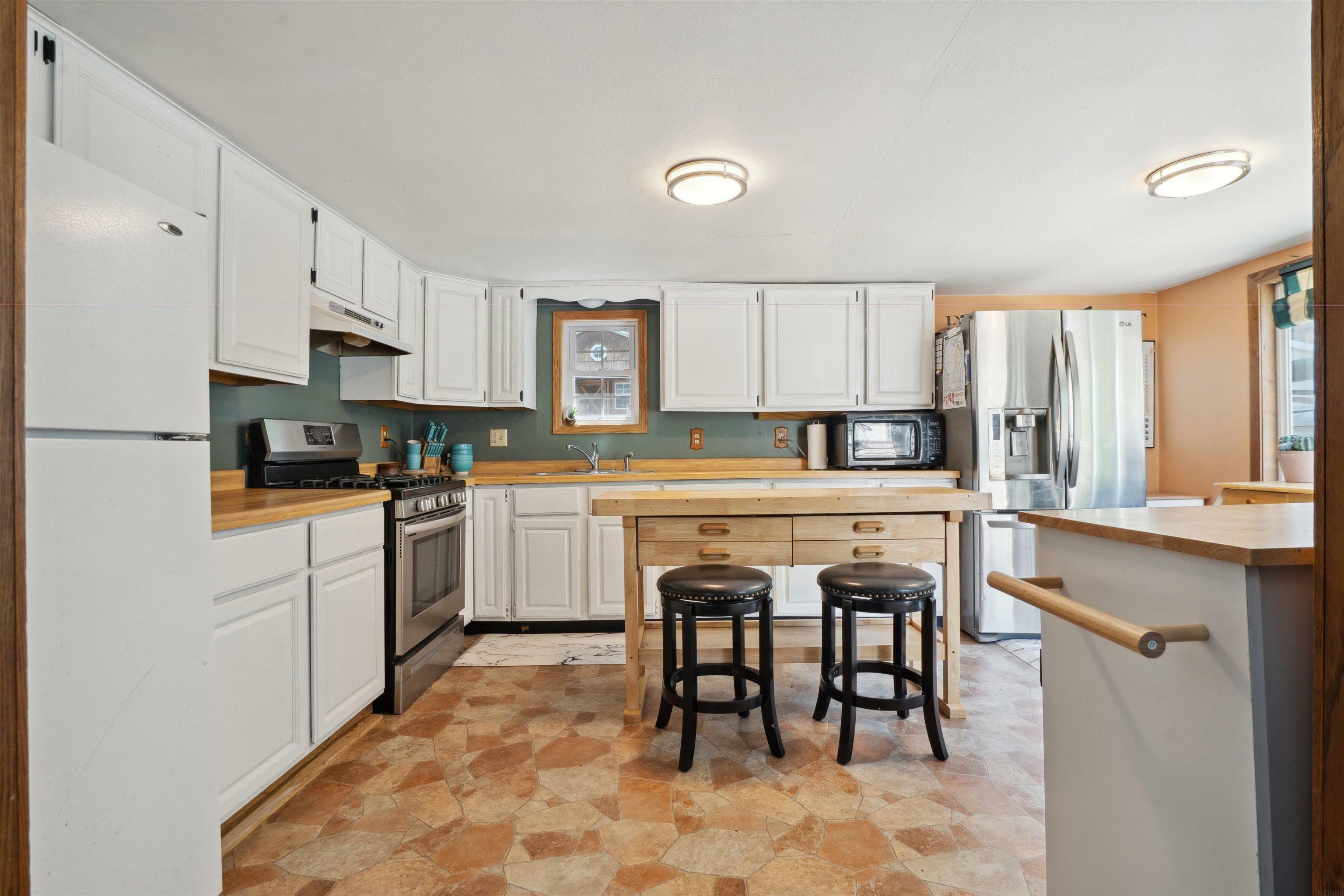 Property Photo:  705 Second Street  IA 52158 