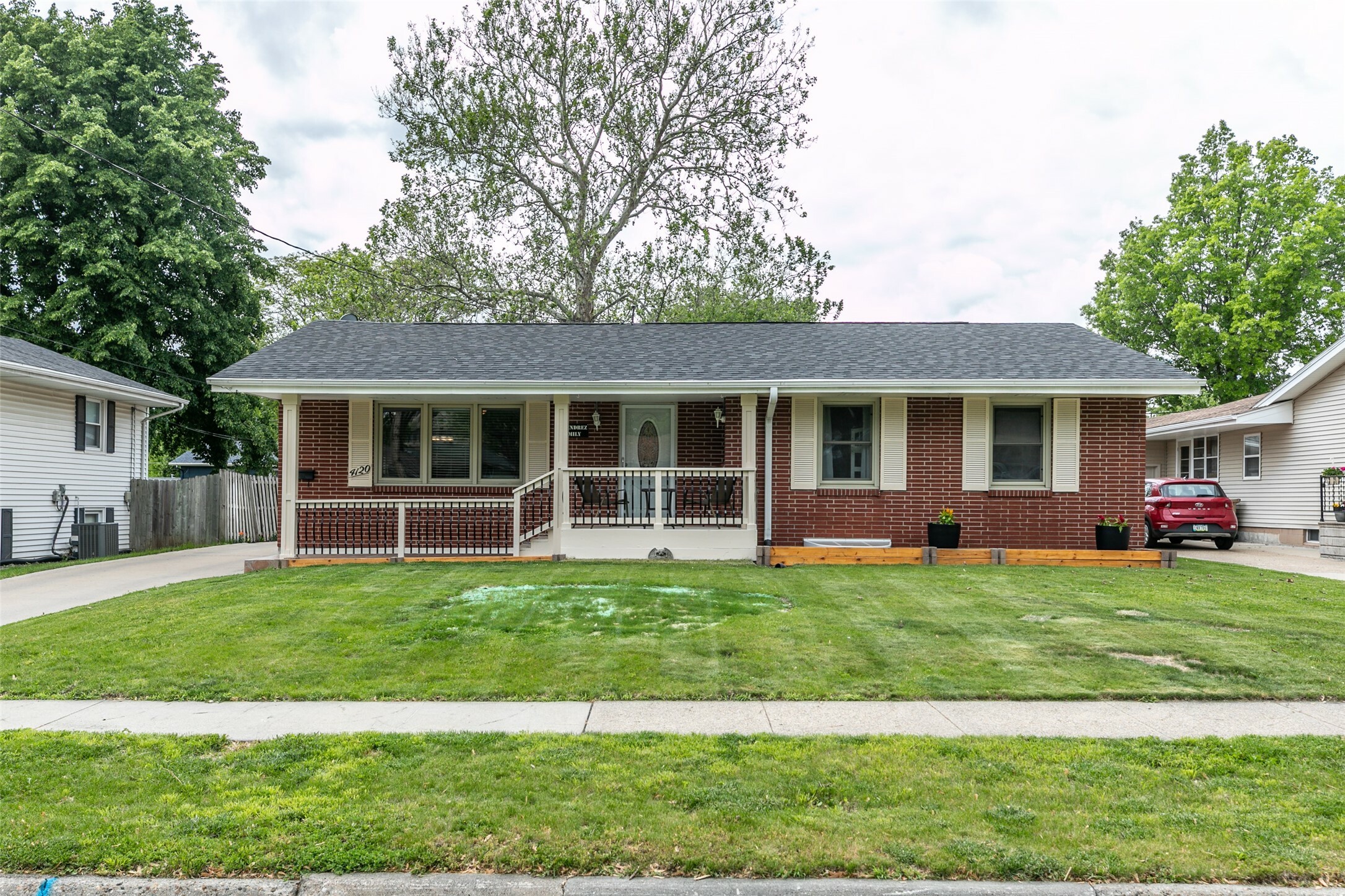 Property Photo: 4120 65th Street IA 50322