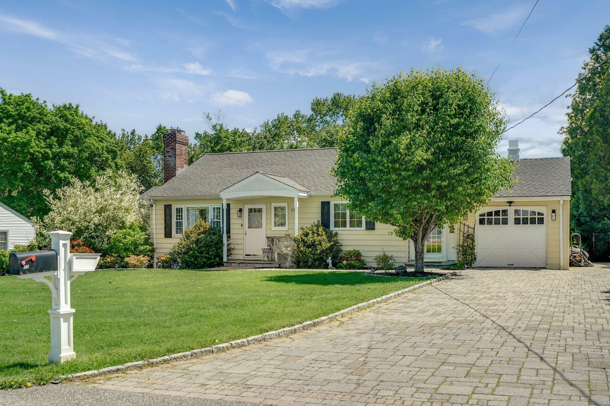 Property Photo: 21 Boniello Drive NY 10541