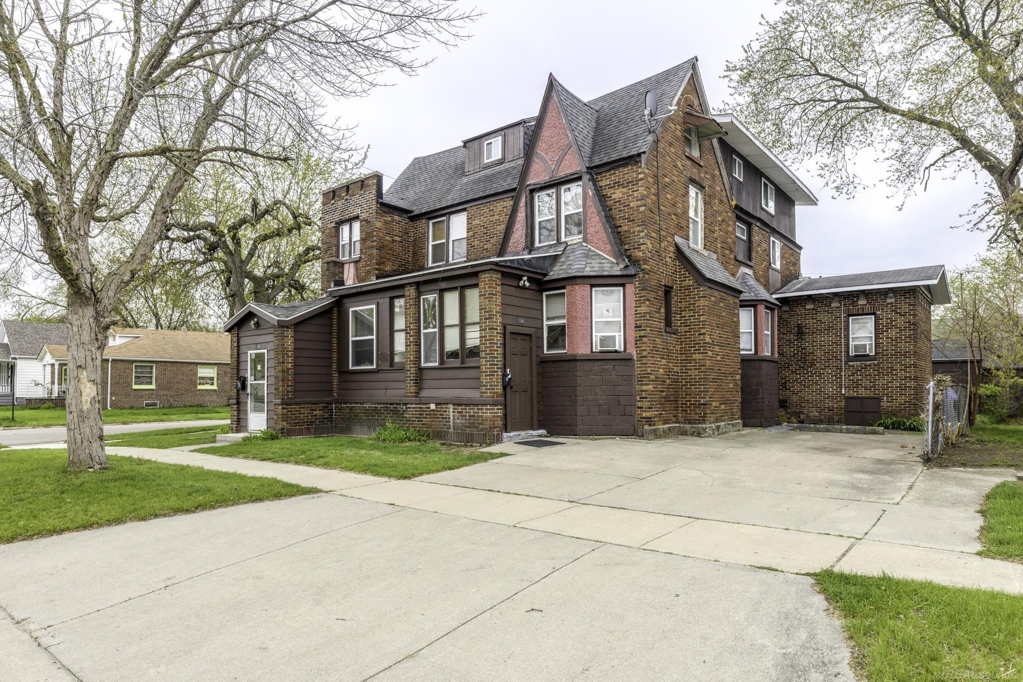 Property Photo: 1104 Minnie Street MI 48060