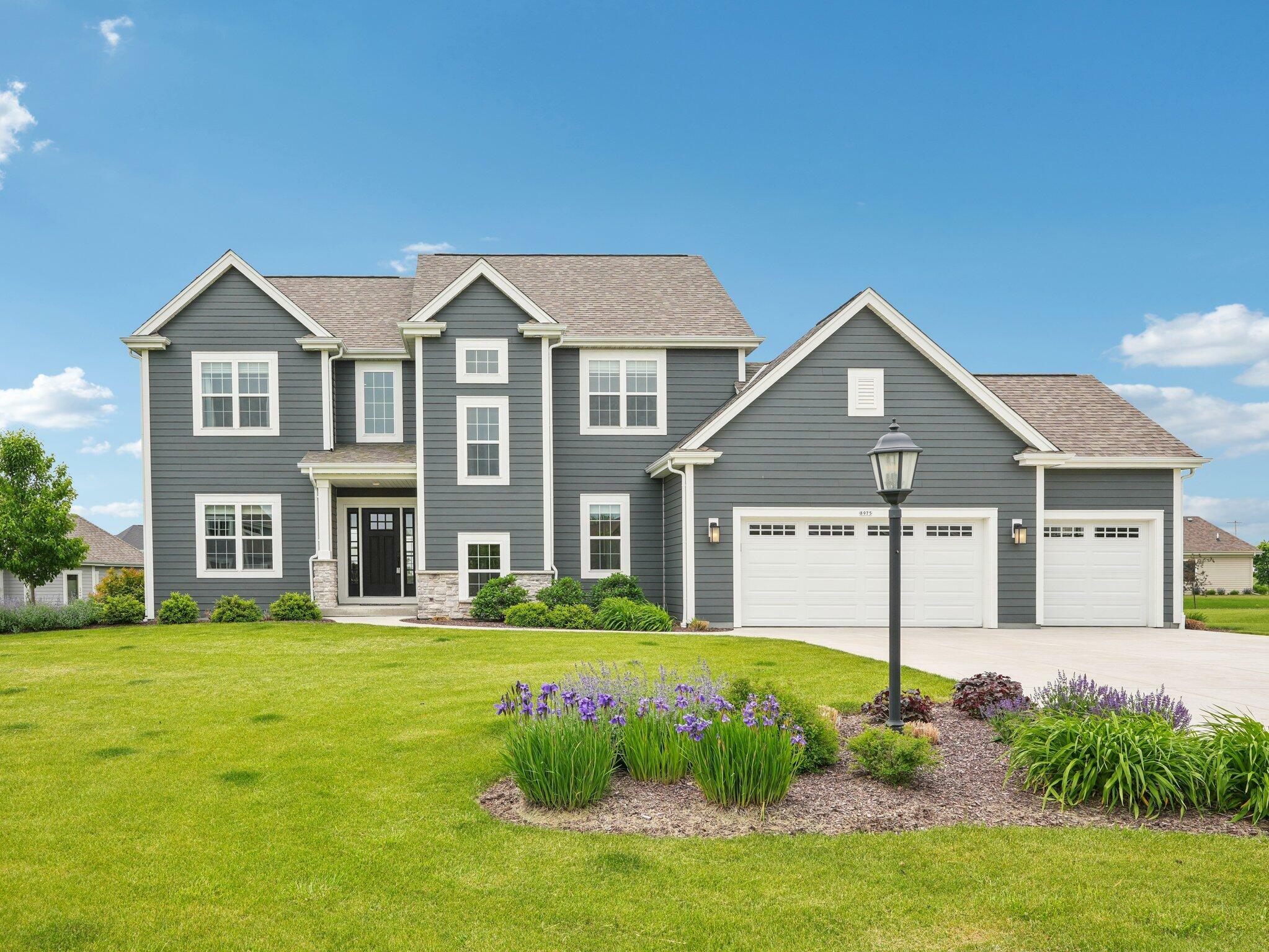 8975 W Eagle Ct  Mequon WI 53097 photo