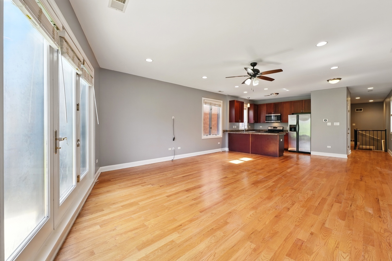 Property Photo: 27 E 26th Street 5 IL 60616