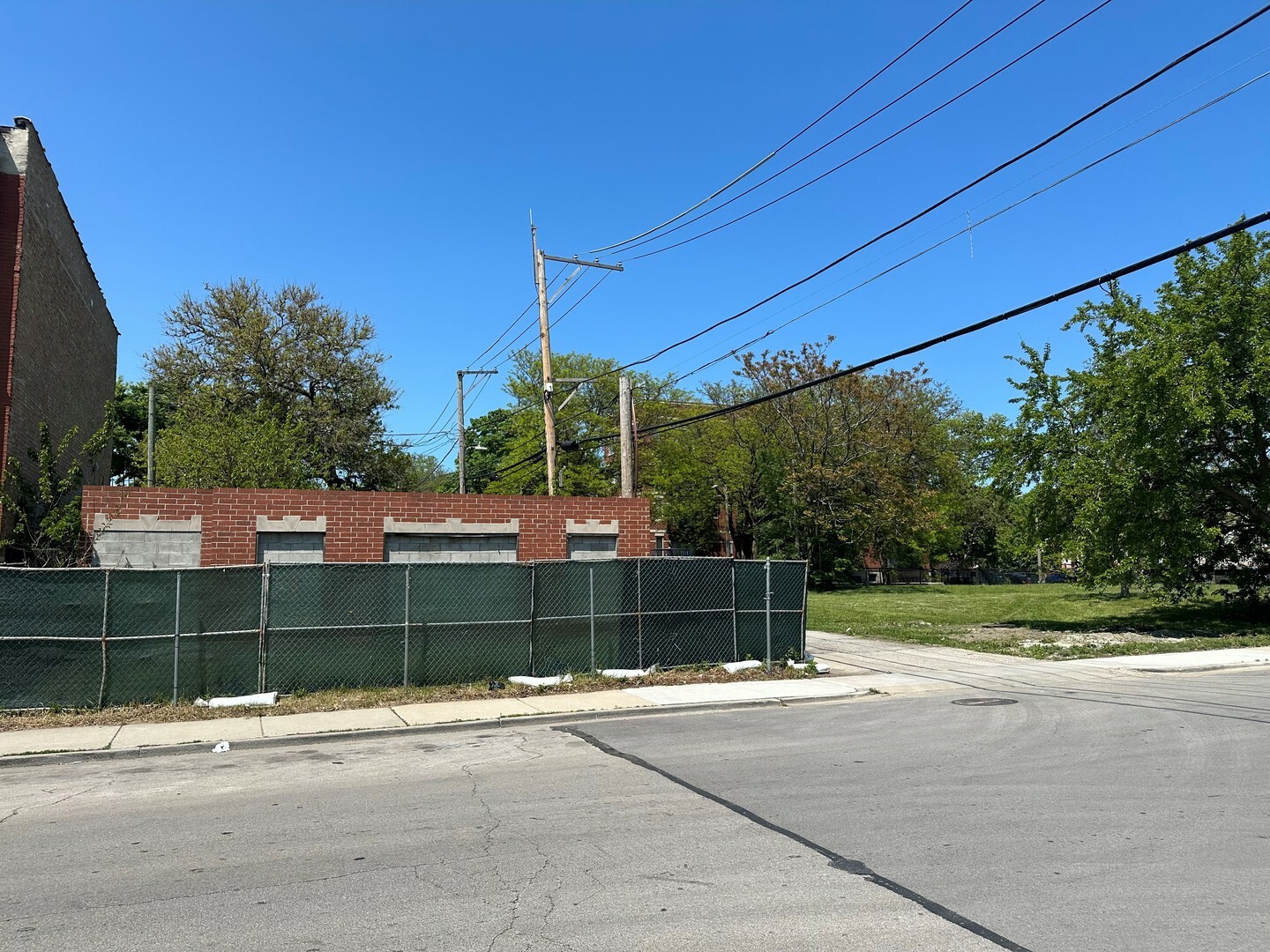 Property Photo:  212 E 41st Street  IL 60653 