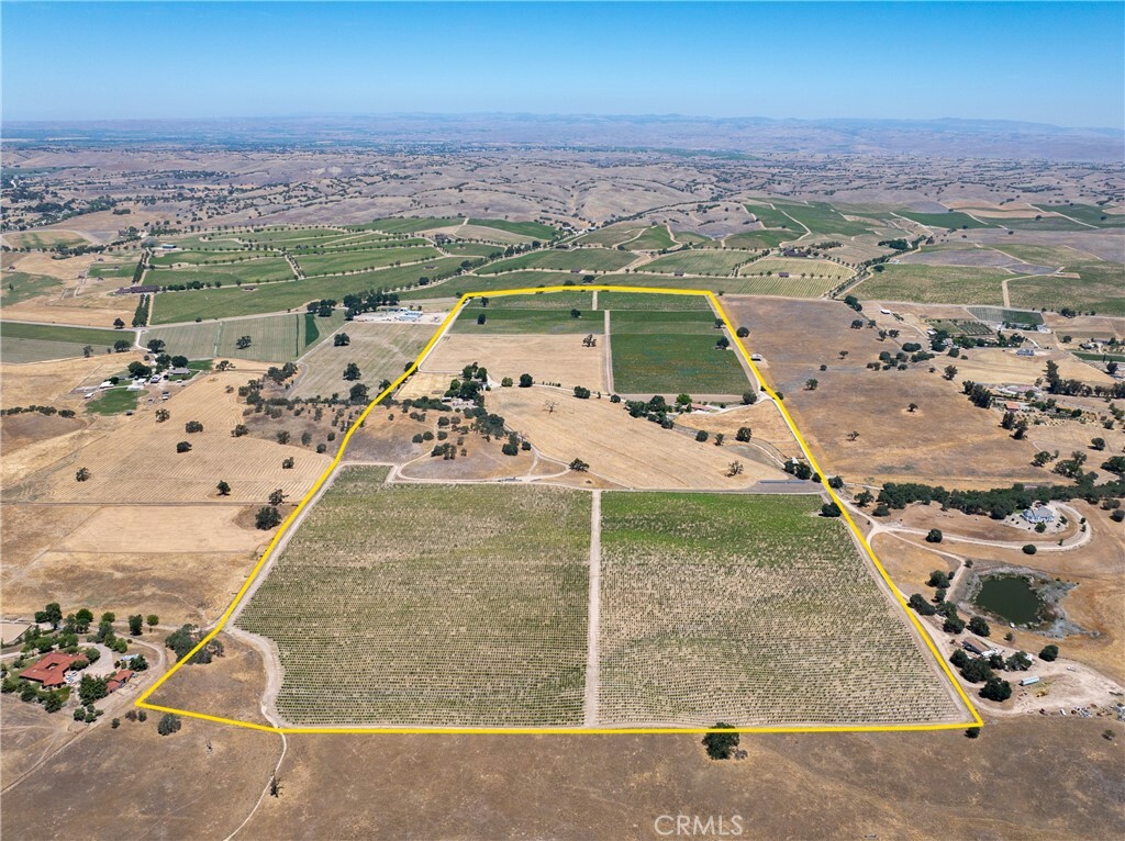 Property Photo: 5275 Camp 8 Road CA 93446