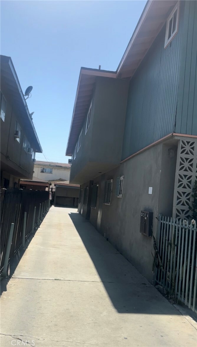 Property Photo:  11423 Eucalyptus Ave  CA 90250 