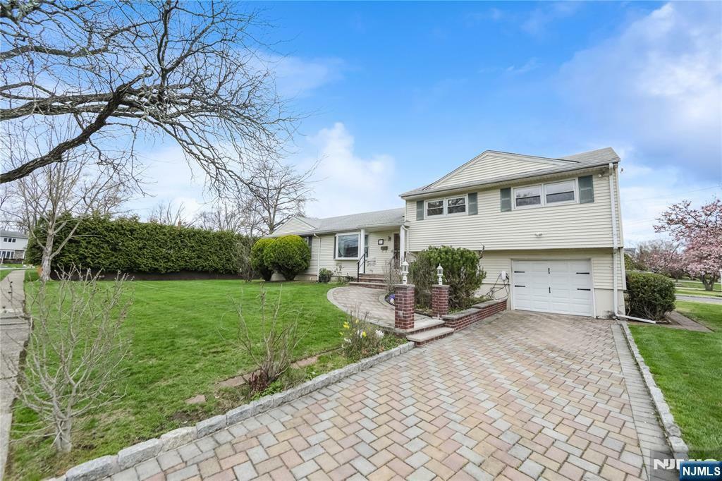 Property Photo:  167 Rolling Hills Road  NJ 07013 