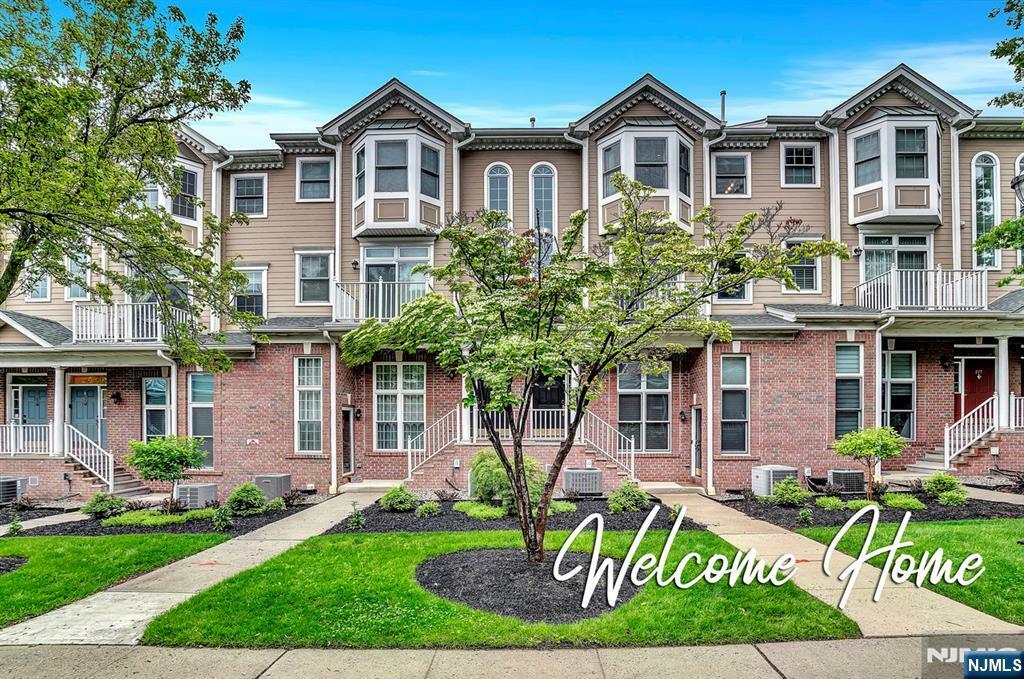 Property Photo: 274 Roslyn Court NJ 07093