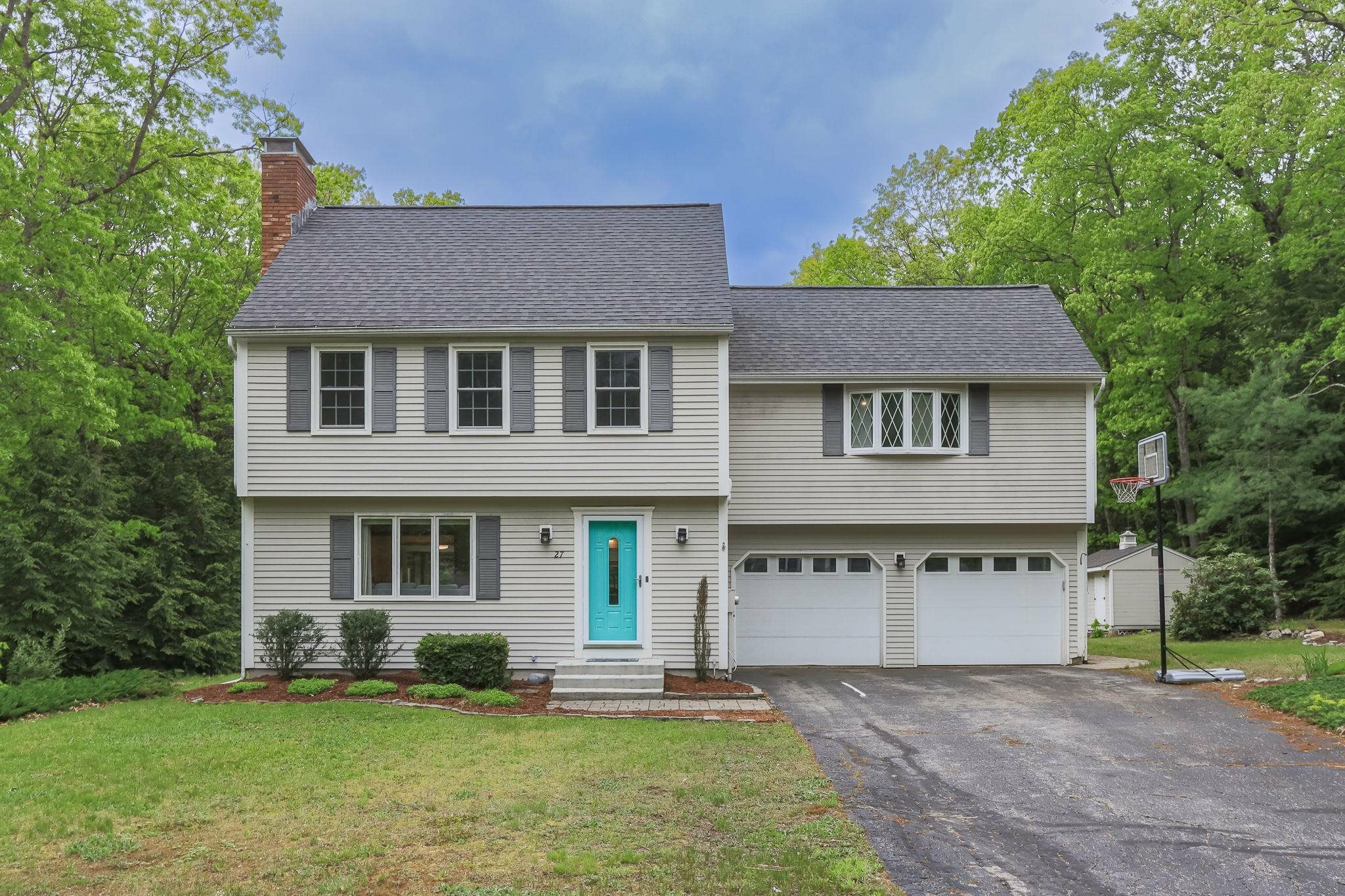 Property Photo: 27 Grafton Drive NH 03110