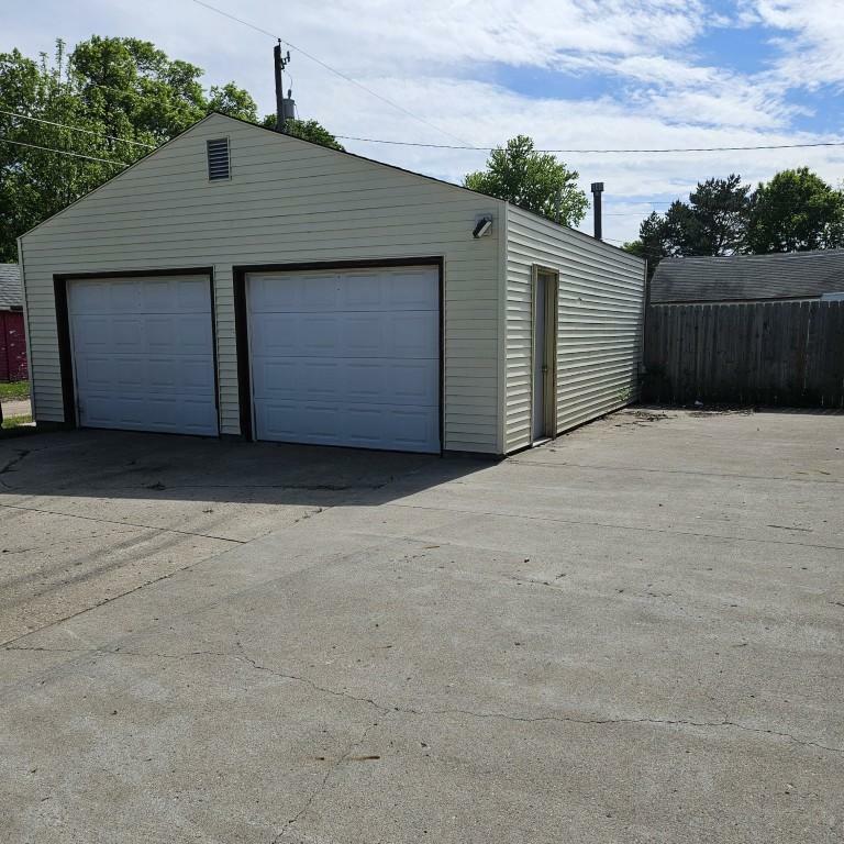 Property Photo:  410 E 9th Street  MN 56267 