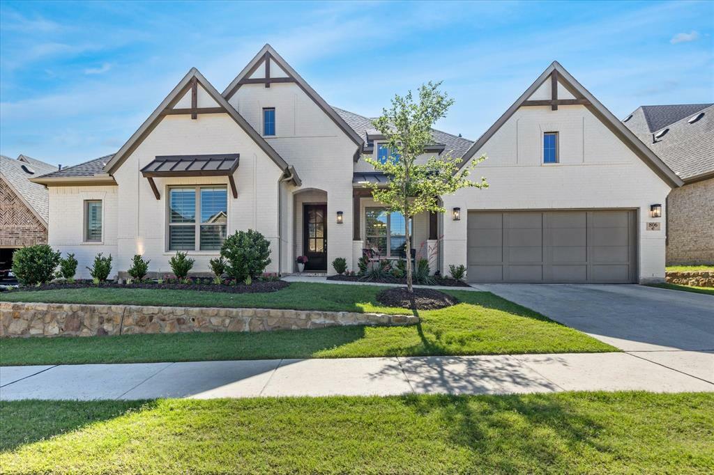 Property Photo: 806 Placid Way TX 76226