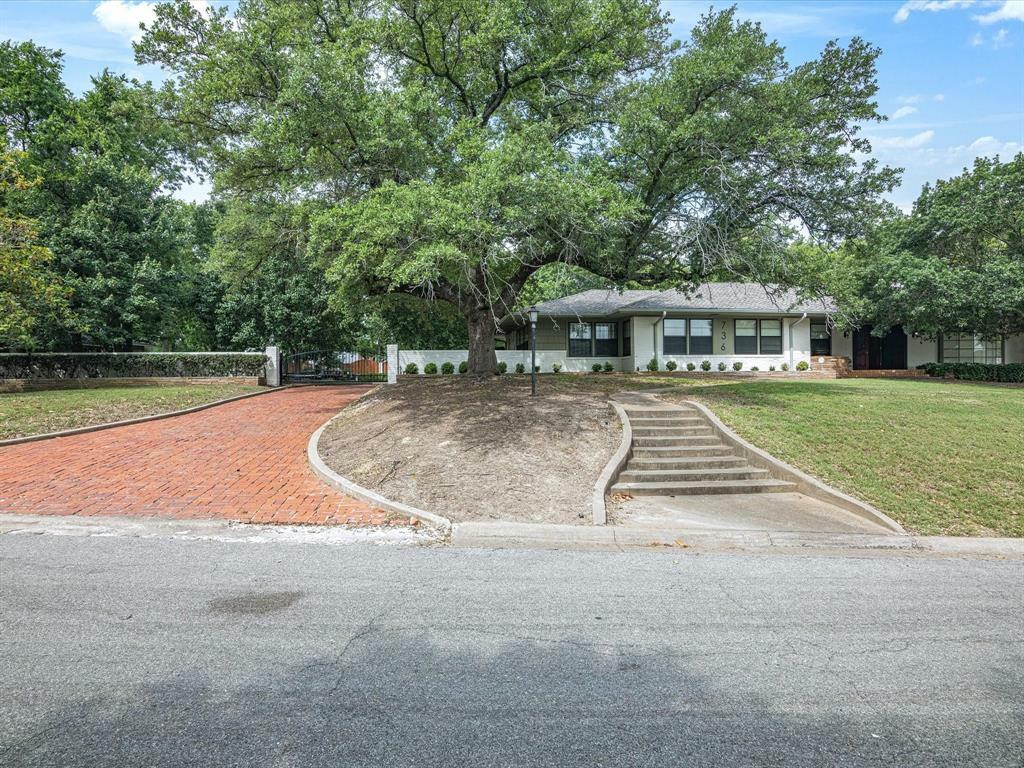 Property Photo: 736 Westwood Drive TX 75092