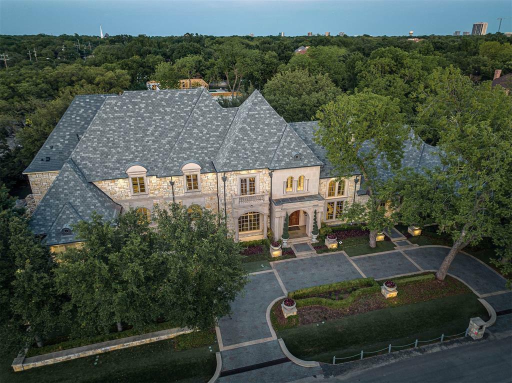 Property Photo: 9996 Hollow Way Road TX 75220