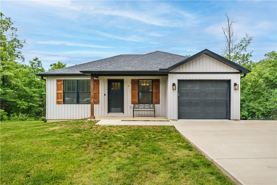 Property Photo:  8 Grantham Drive  AR 72714 