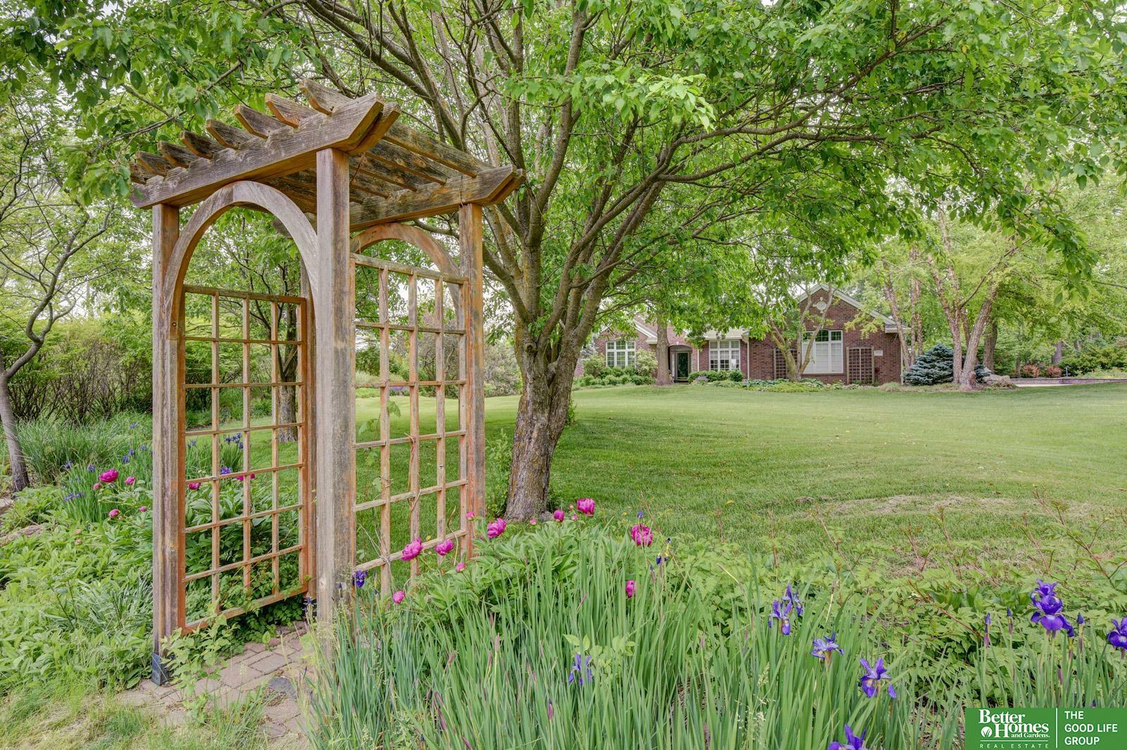 Property Photo: 5850 Country Squire Plaza NE 68152