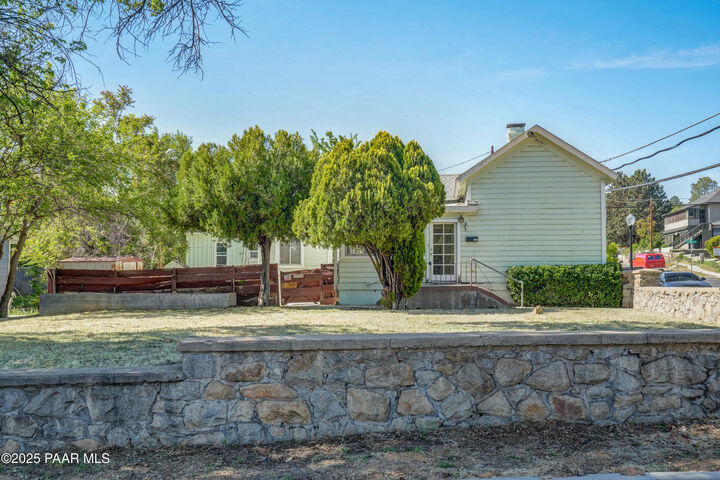 131 S Summit Avenue  Prescott AZ 86303 photo