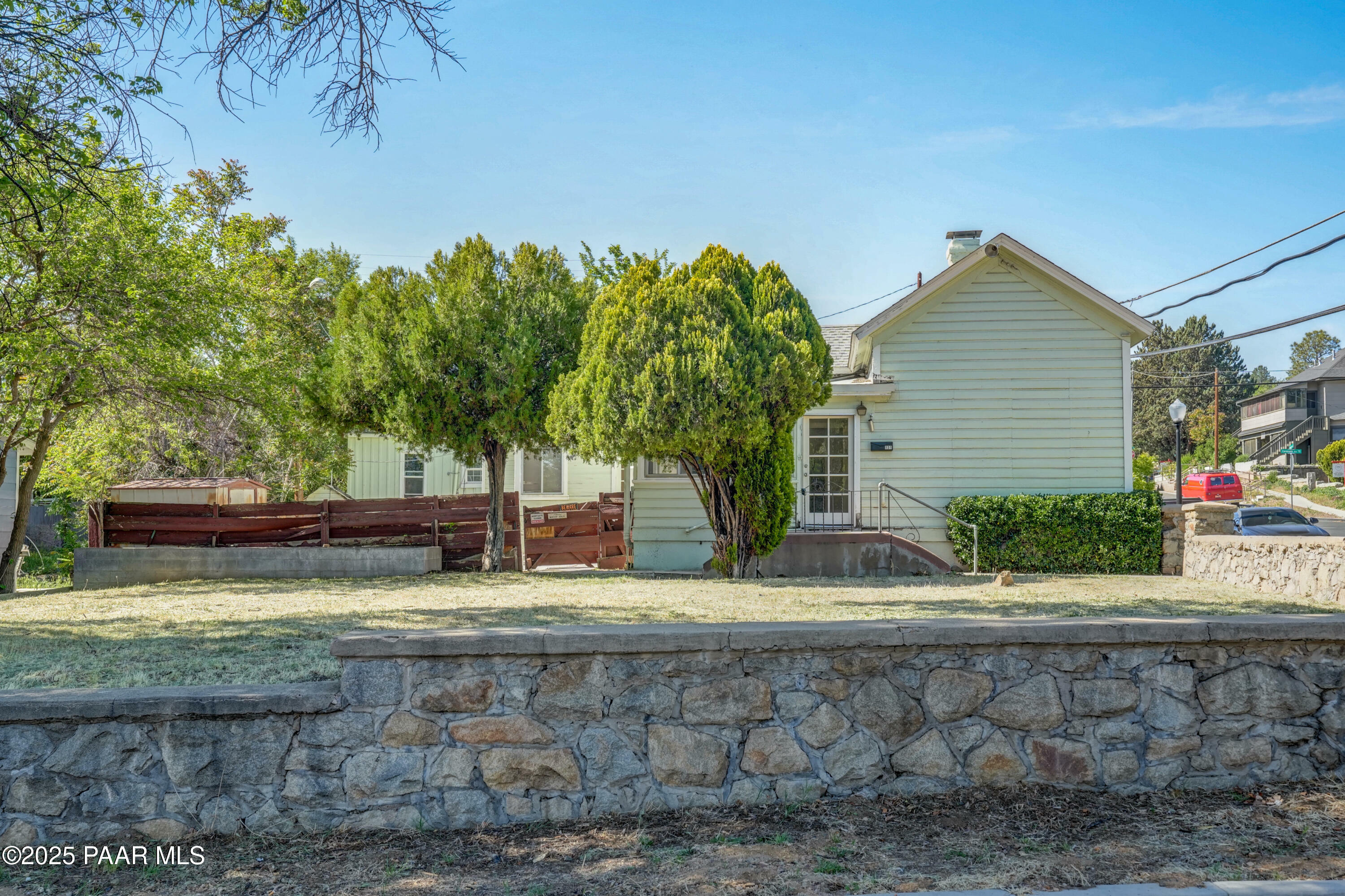 Property Photo:  131 S Summit Avenue  AZ 86303 