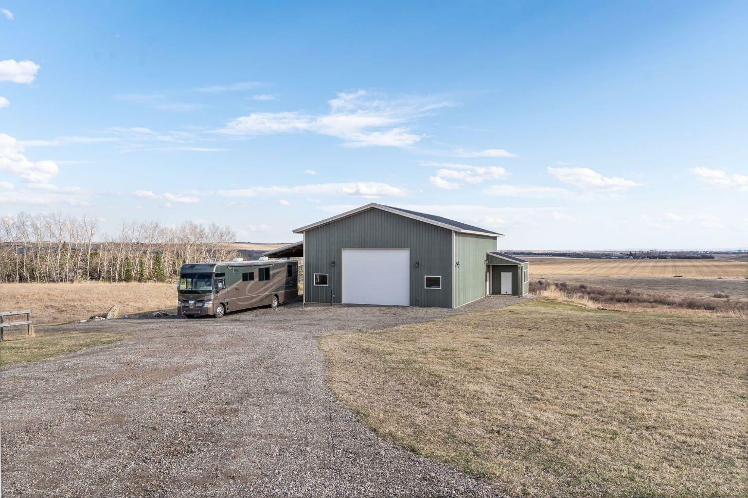 Photo de la propriété: 306043 92 Street E 100 AB T1S 3Y5
