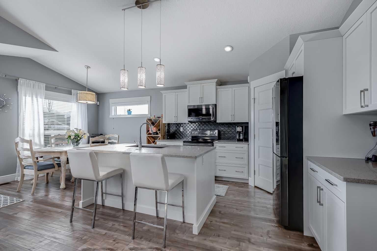Property Photo:  27 Henderson Crescent NW  AB T0M 1R0 