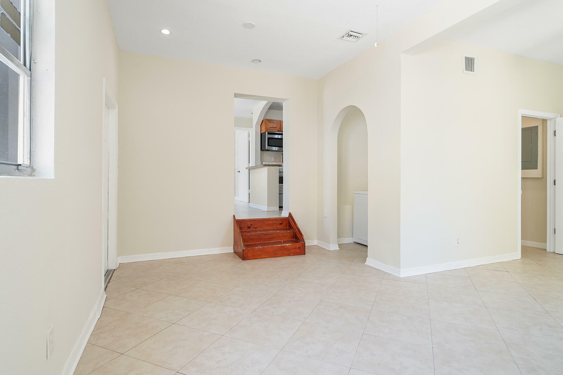 Property Photo: 215 S Federal Highway #2 FL 33460
