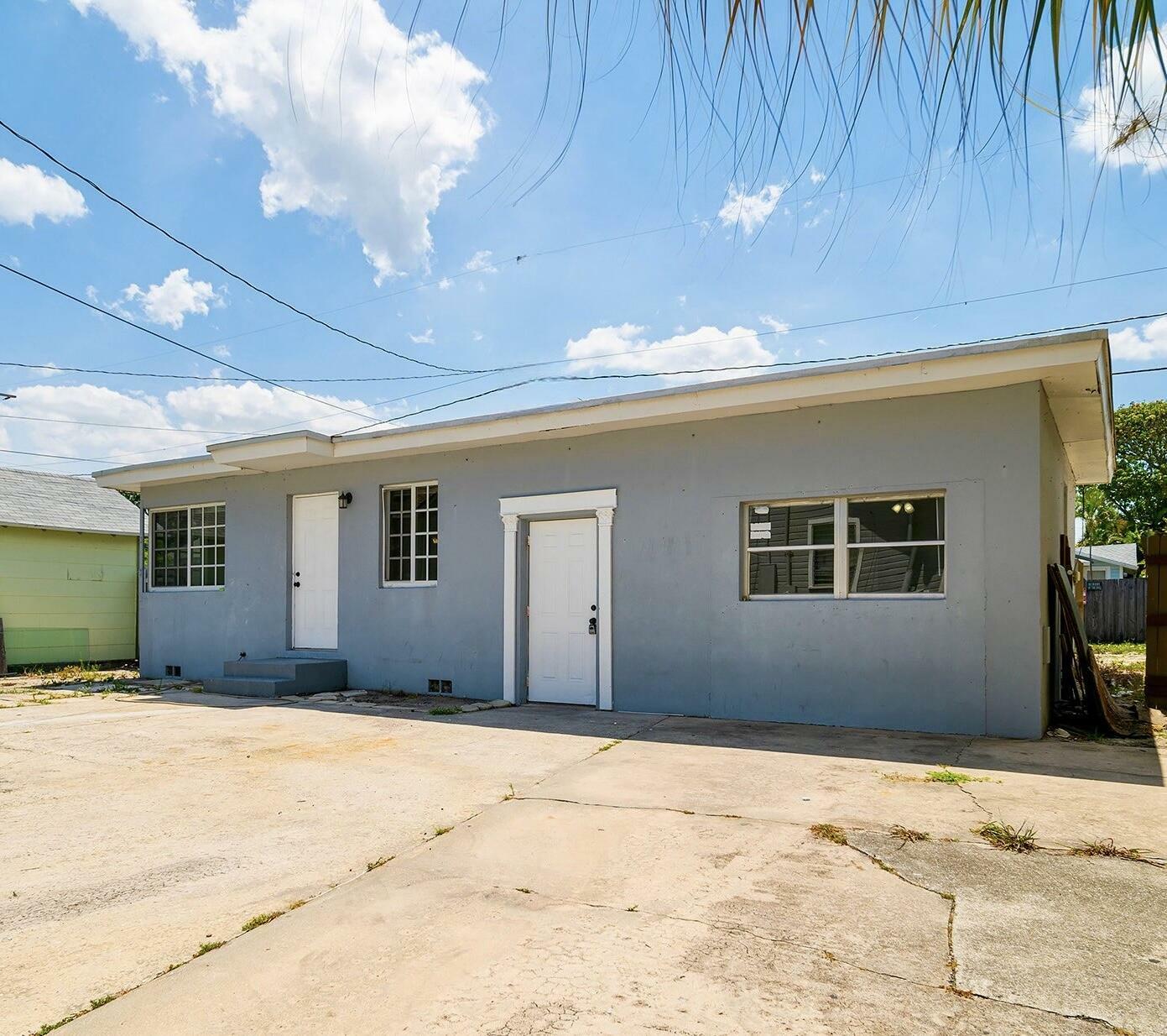 Property Photo: 215 S Federal Highway #2 FL 33460